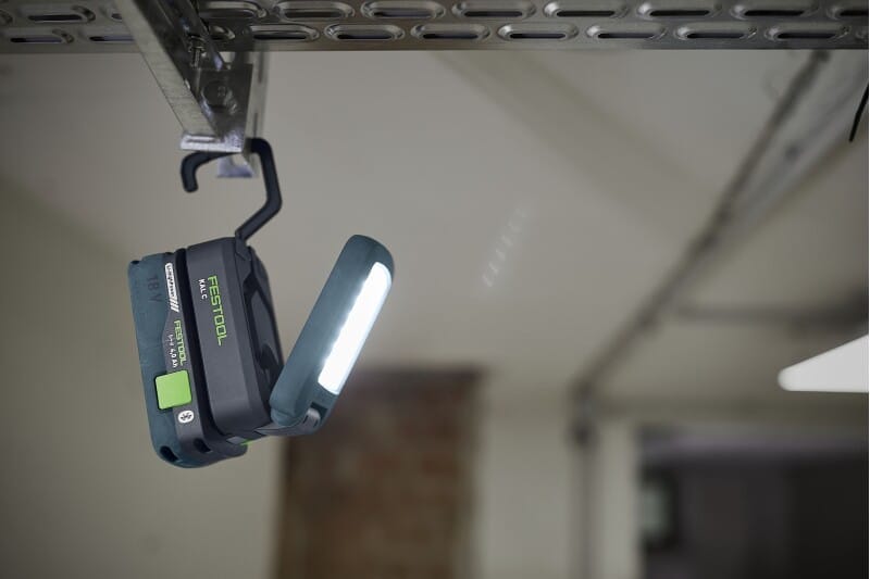 kalc_mit_aufhaengung Festool Akku-Arbeitsleuchte SYSLITE KAL C an einer Traverse